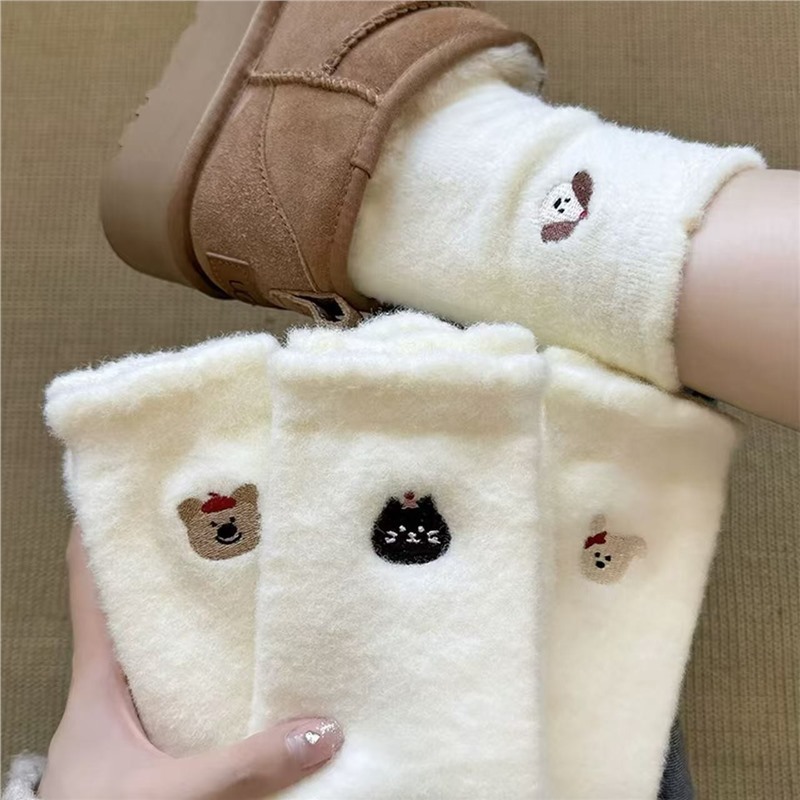 女士袜子 秋冬可爱中筒袜 图案随机/1双 加厚冬季纯白睡眠袜子女